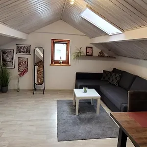 Kleine Gemütliche Mansardenwohnung Im Südosten Münchens Assling