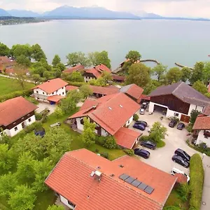 Gaeste- Und Apartmenthaus Wiesholler Gasthuis