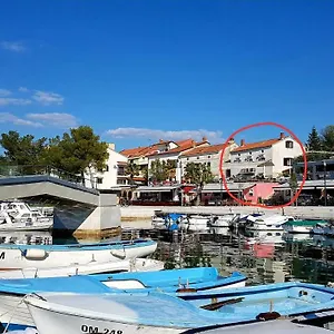 Iva Apartment Njivice